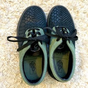 Vans- Harry Potter Slytherin shoes